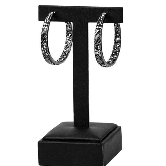 Black Hoops 🖤 - Picture 5 of 5